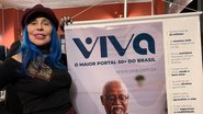 Baby do Brasil na Mostra Diversidade 60+, ao lado do cartaz do VIVA, que é parceiro de mídia do evento - VIVA/Adriana Del Ré