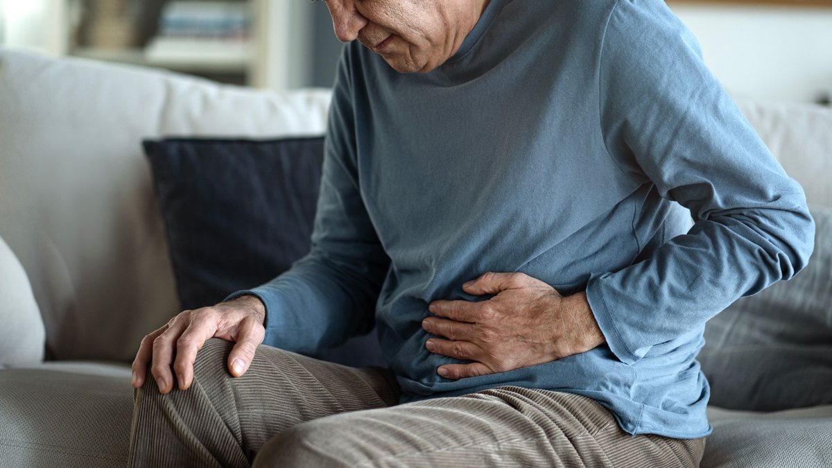 Apenas três a cada 10 idosos (30%) consideram os sintomas agudos ou mudança no funcionamento intestinal por mais de um mês como “muito graves” - Adobe Stock