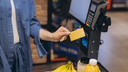 Cartão de crédito segue cada vez mais associado às despesas correntes - Adobe Stock