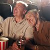 Pessoas 60+ têm direito a pagar 50% do valor do ingresso em cinemas de todo o Brasil - Adobe Stock