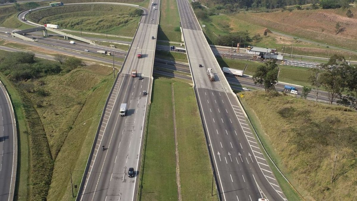 Acidente aconteceu por volta das 23h49, no km 17 da rodovia, no sentido interior - Reprodução/CCR ViaOeste