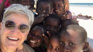 Denise Viuniski da Nova Cruz em Moçambique; para ela, o olhar das crianças africanas é especial - Reprodução / Médicos Sem Fronteiras