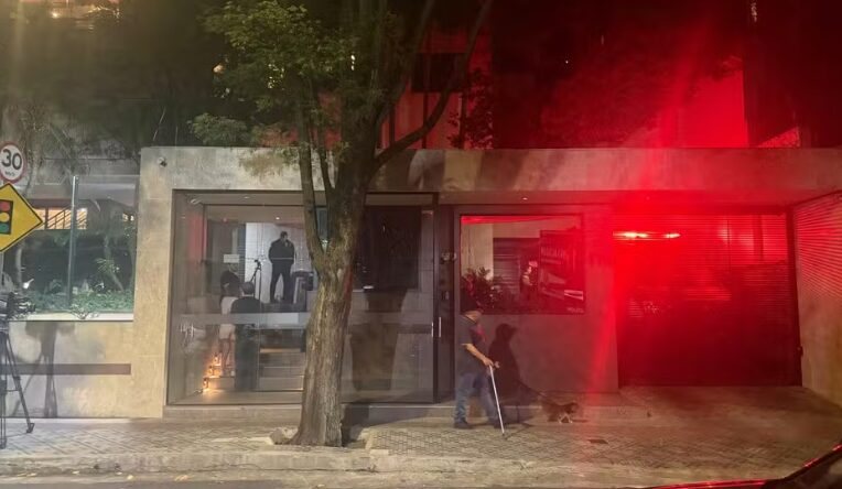Prédio onde casal de idosos foi encontrado morto, em Belo Horizonte - Reprodução/TV Globo