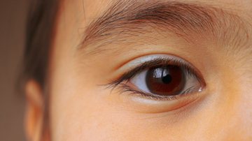 Para identificar estrabismo, é importante observar os olhos e se aproximam os objetos do rosto para enxergar - Pexels