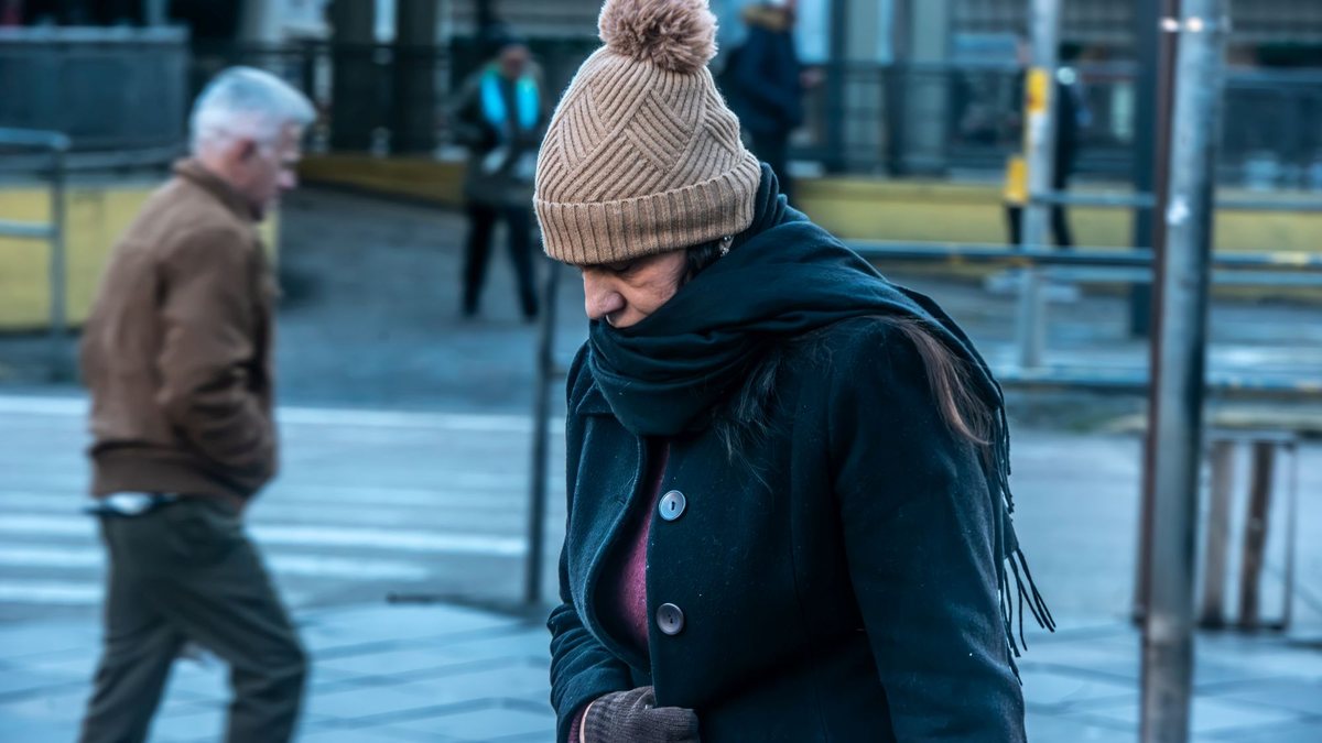 Com o frio, o organismo reage contraindo os vasos sanguíneos, elevando a pressão arterial e fazendo o coração trabalhar mais - EVANDRO LEAL/ENQUADRAR/EC