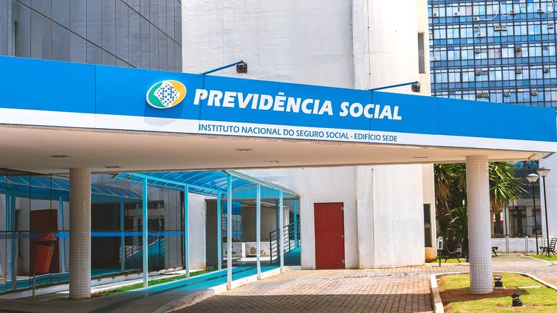 Feriado de 9 de julho provoca mudanças no funcionamento de serviços públicos no Estado de São Paulo - Adobe Stock