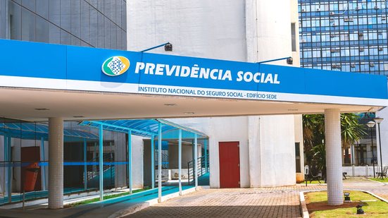 Feriado de 9 de julho provoca mudanças no funcionamento de serviços públicos no Estado de São Paulo - Adobe Stock