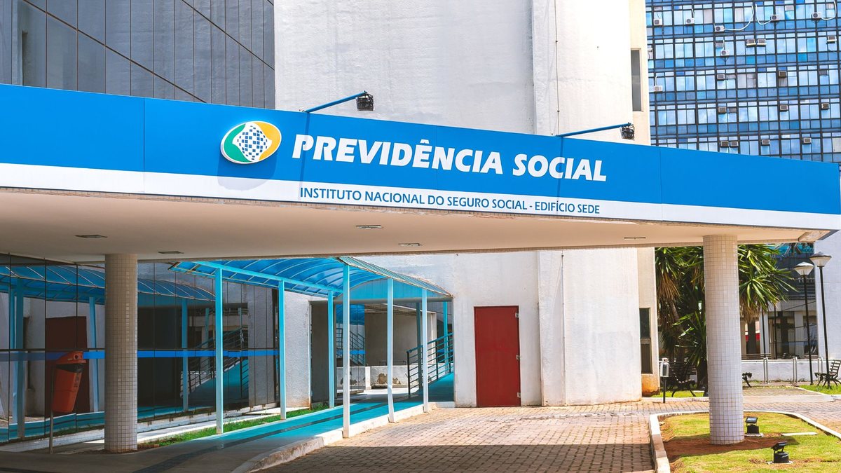 Feriado de 9 de julho provoca mudanças no funcionamento de serviços públicos no Estado de São Paulo - Adobe Stock
