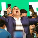 Flávio oficializa candidatura com IA do Bolsonaro, apoio de Milei e vídeo de Michelle