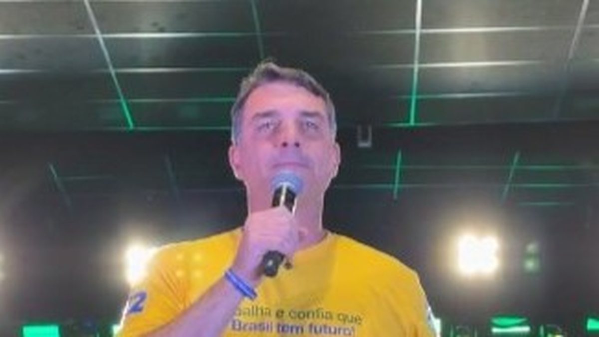 O pré-candidato à Presidente da República, Flávio Bolsonaro, participou de evento do PL no Espírito Santo neste sábado, 18 - Reprodução Instagram/@flaviobolsonaro
