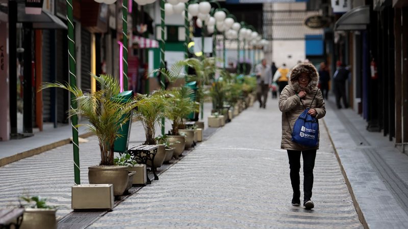 Em São Paulo, as máximas podem chegar aos 19°C no sábado - Paulo Pinto/Agência Brasil