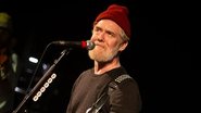 O ator e músico irlandês Glen Hansard estava confirmado para abrir os shows de Eddie Vedder em São Paulo, em novembro - Reprodução/Instagram @glenhansard