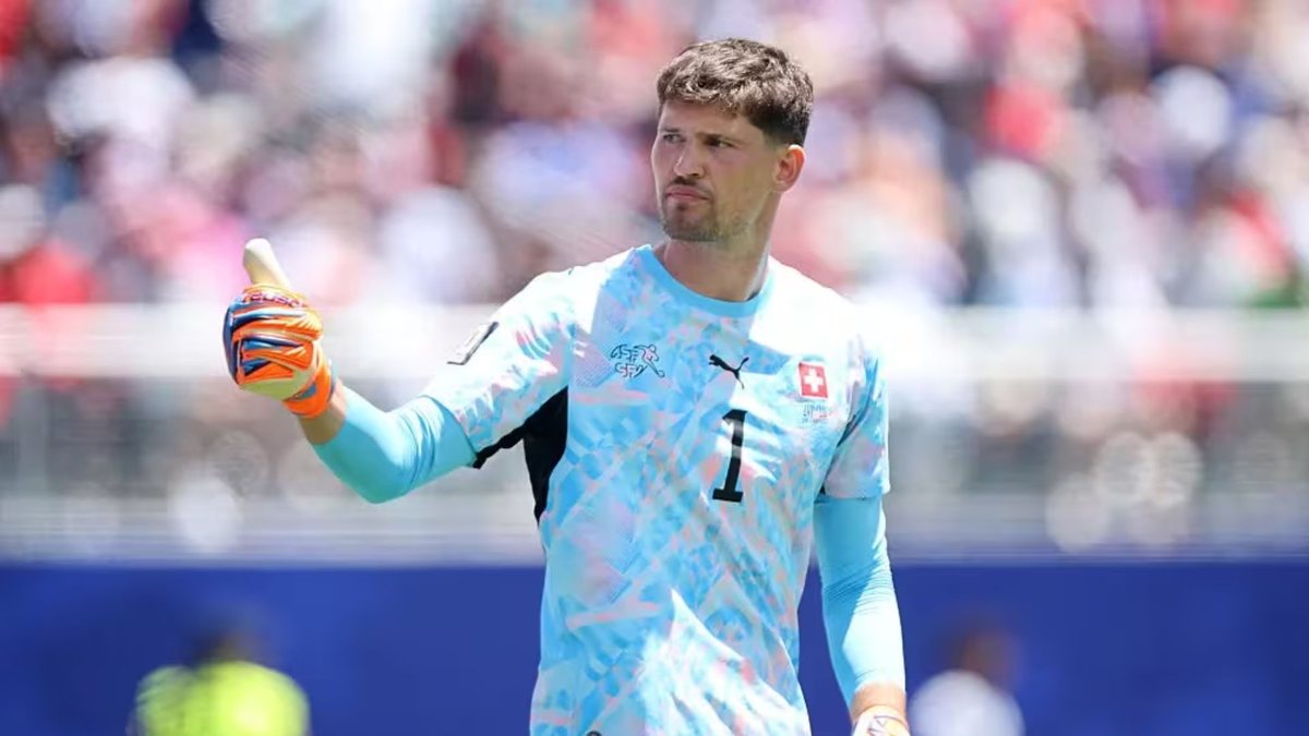 Gregor Kobel é o goleiro titular da Suíça, que joga contra a Argélia hoje - Reprodução/FIFA
