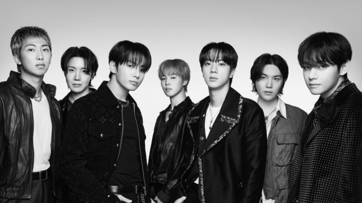BTS é um grupo de K-pop formado por sete integrantes: RM, Jin, Suga, J-Hope, Jimin, V e Jungkook - Reprodução / Spotify