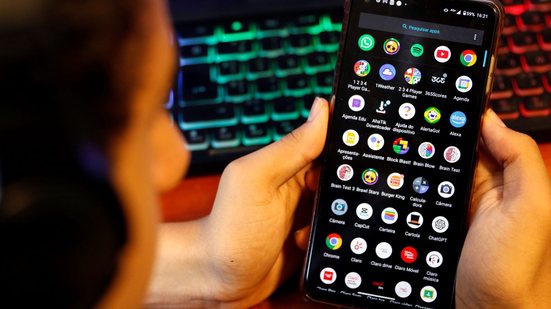 Brasil tem 167,4 milhões de pessoas de 10 anos ou mais com telefone celular - Bruno Peres/Agência Brasil