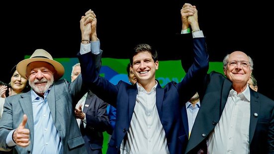 O Presidente Lula durante convenção Nacional do PSB, com João Campos e Geraldo Alckmin - Ricardo Stuckert/PR