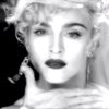 Madonna no icônico clipe de "Vogue" - Reprodução/YouTube