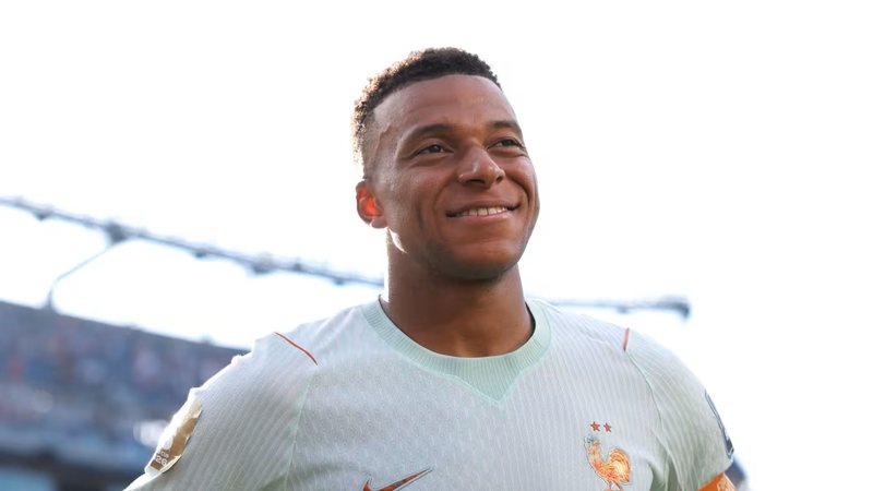 Mbappé, artilheiro da França, volta a jogar neste sábado, contra a Inglaterra, pelo terceiro lugar - Reprodução/FIFA