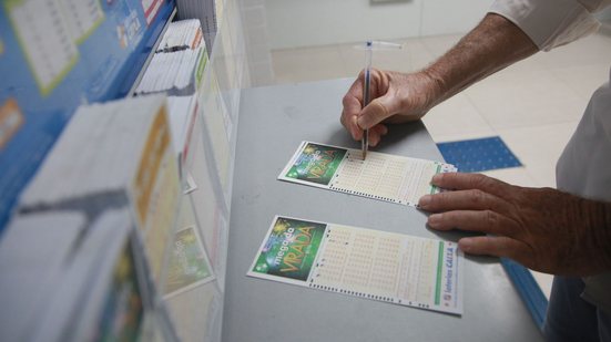 Sorteios das loterias da Caixa que ocorriam aos sábados passam a ser realizados aos domingos - Adobe Stock
