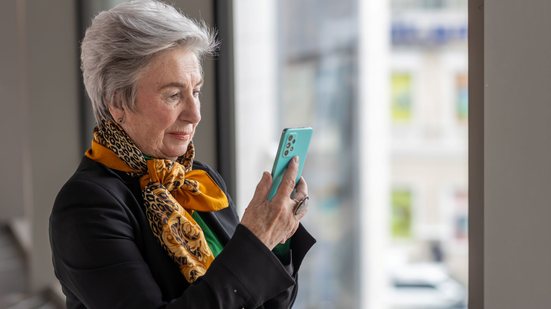Em 2025, 49,9 milhões de brasileiros acima dos 50 anos estava conectado - Adobe Stock