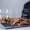 Tecnologia tem ajudado candidatos em diferentes fases da busca por emprego - Adobe Stock