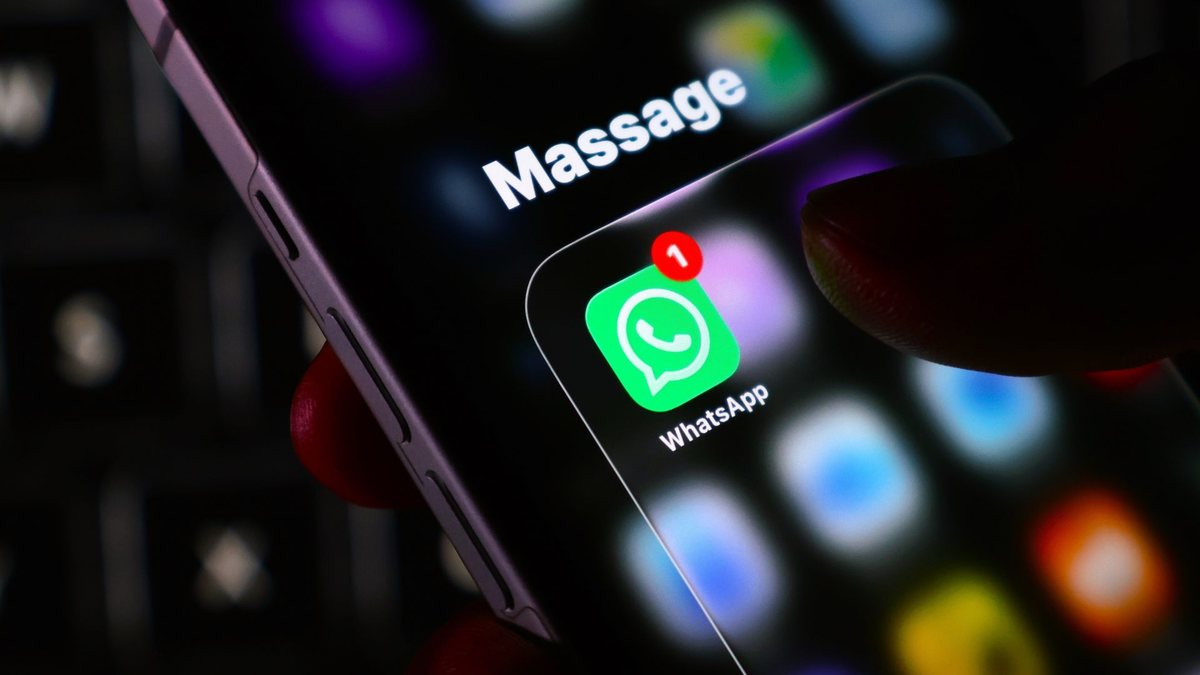 Essa proteção é diferente da Autenticação em Duas Etapas (PIN de seis dígitos), que serve para impedir que sua conta seja ativada em outro celular - Adobe Stock