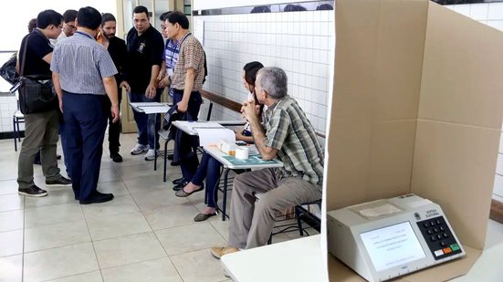 Convocação de mesários é feita por meio de cartas com local, função e treinamento - Roberto Jayme/ASCOM/TSE