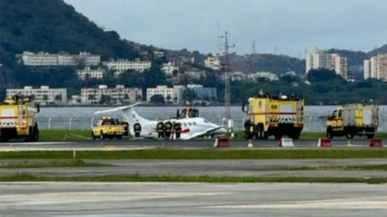Voos foram afetados após jatinho derrapar na pista do Aeroporto Santos Dumont - Reprodução