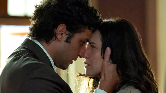 Adriana e Pedro passam a noite juntos em 'Quem Ama Cuida' - Globo