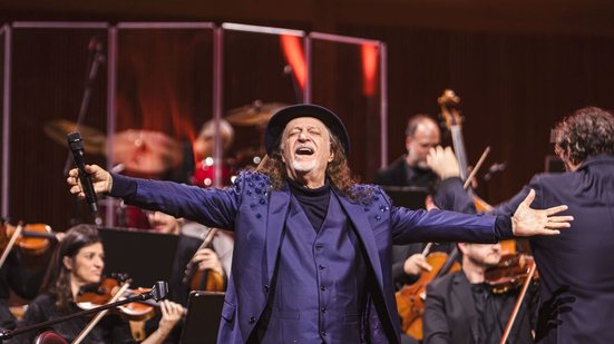 A cantor e compositor Alceu Valença reencontra a Orquestra Ouro Preto no palco em Copacabana - Divulgação/@raphagarcia