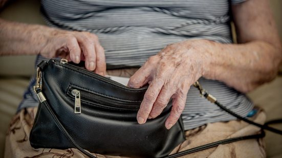 População brasileira está cada vez mais descrente da possibilidade de se aposentar, diz estudo encomendado pela Fenaprevi - Rafa Neddermeyer/Agência Brasil