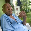 Aos 125 anos, idoso baiano mantém título de eleitor ativo e a memória viva