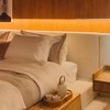 A chamada “cama de hotel” ganhou espaço na decoração de casas - Pexels
