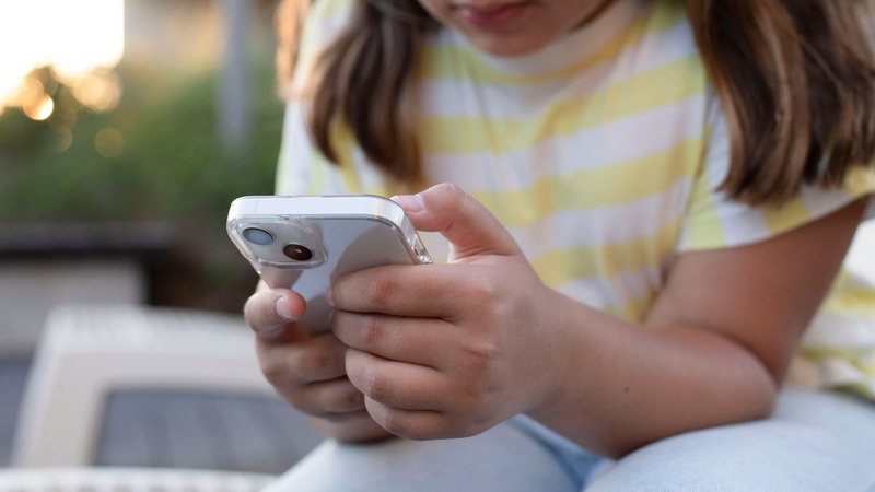 O monitoramento é para avaliar como principais corporações de tecnologia operando no País protegem crianças, adolescentes e mulheres no ambiente virtual - Adobe Stock