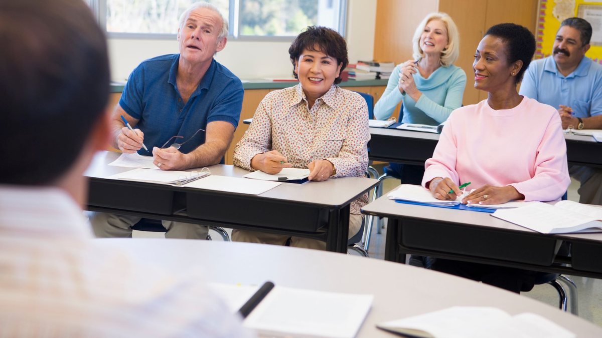 Estudantes 50+ representam 13,6% dos alunos de instituição de ensino com aulas remotas - Adobe Stock