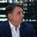 Flávio Bolsonaro minimiza críticas a vídeo por IA e defende corte de gastos