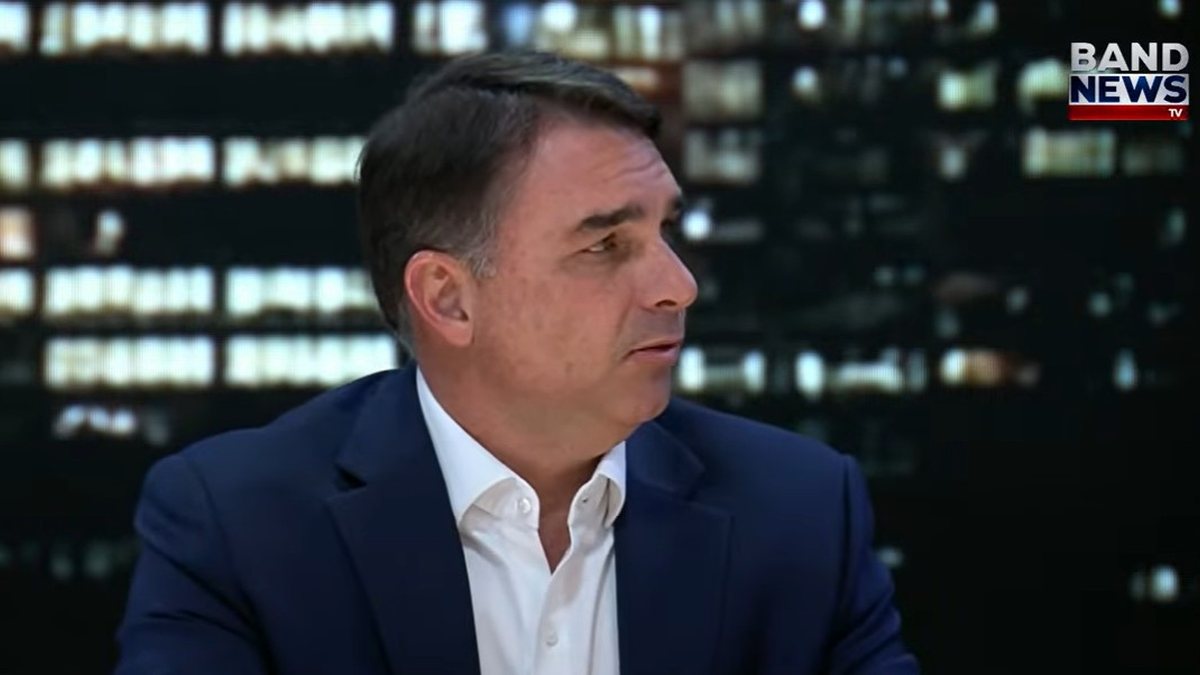O candidato Flávio Bolsonaro em entrevista ao programa Canal Livre, da Band TV - Reprodução Youtube/Band Jornalismo/Canal Livre