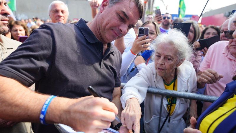 Idoso é um dos eixos temáticos do plano de Flávio Bolsonaro - Flickr / Vittor Sales