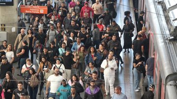 Greve afetou mais de 1 milhão de pessoas, de acordo com a CPTM - Willian Moreira/Ato Press/Estadão Conteúdo