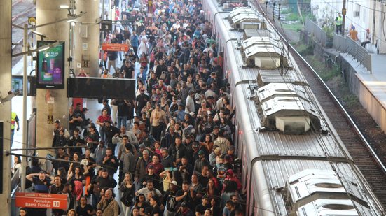 Projeto tenta encerrar a greve da CPTM, que chegou ao segundo dia - Willian Moreira/Ato Press/Estadão Conteúdo