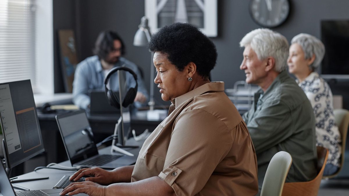 Fundo aponta que economias tem uma dependência de idosos acima de 30% - Envato