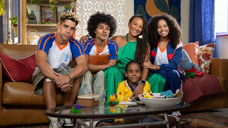 Juli faz Bela prometer que cuidará de seus filhos - Globo
