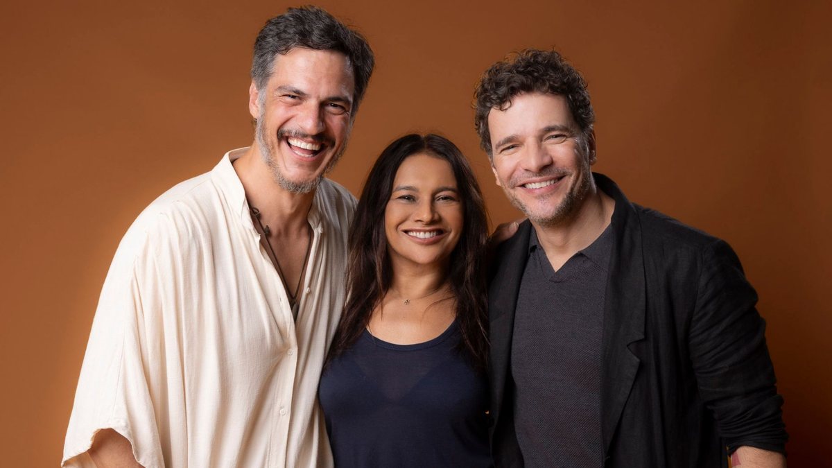 Mateus Solano, Dira Paes e Daniel de Oliveira estão no elenco de Lá na Minha Terra - Divulgação/Globo