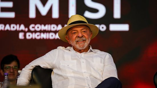 Lula disse no evento do MST que banqueiro sabe o que é enchente, nem acordar com rato tentando nadar em casa - Estadão Conteúdo