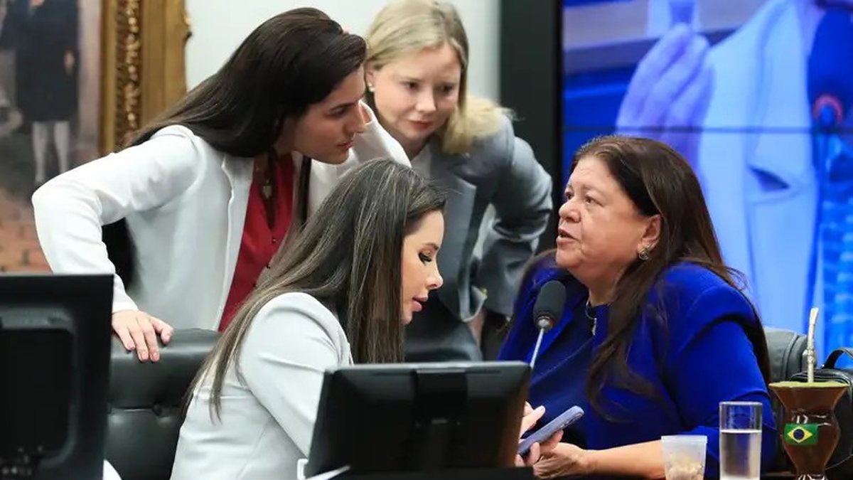 De acordo com o Tribunal Superior Eleitoral, de 20.560 candidaturas, 7.165 são mulheres, o equivalente a 34,85% do total - Lula Marques/Agência Brasil