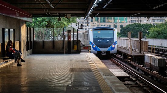 Retirada dos bilhetes visa agilizar a entrada e reduzir custos e a emissão de resíduos de papel - Divulgação/Metrô