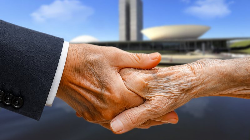 Faltam propostas claras ao eleitor 60+ nesta eleição, apontam especialistas
