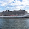 O navio de cruzeiro MSC Seaview navega pela costa de Santos, litoral sul de São Paulo - Adobe Stock