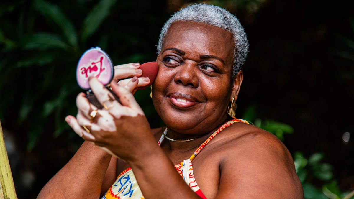 Mudanças hormonais, redução de colágeno e menor hidratação deixam a pele mais frágil depois dos 50 anos - Pexels