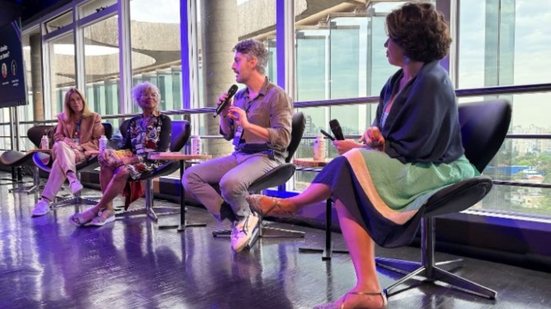 Mary del Priore, Lenny Blue de Oliveira, Milton Crenitte e Andrea  Tenuta no painel sobre envelhecimento - Ana Mello/VIVA